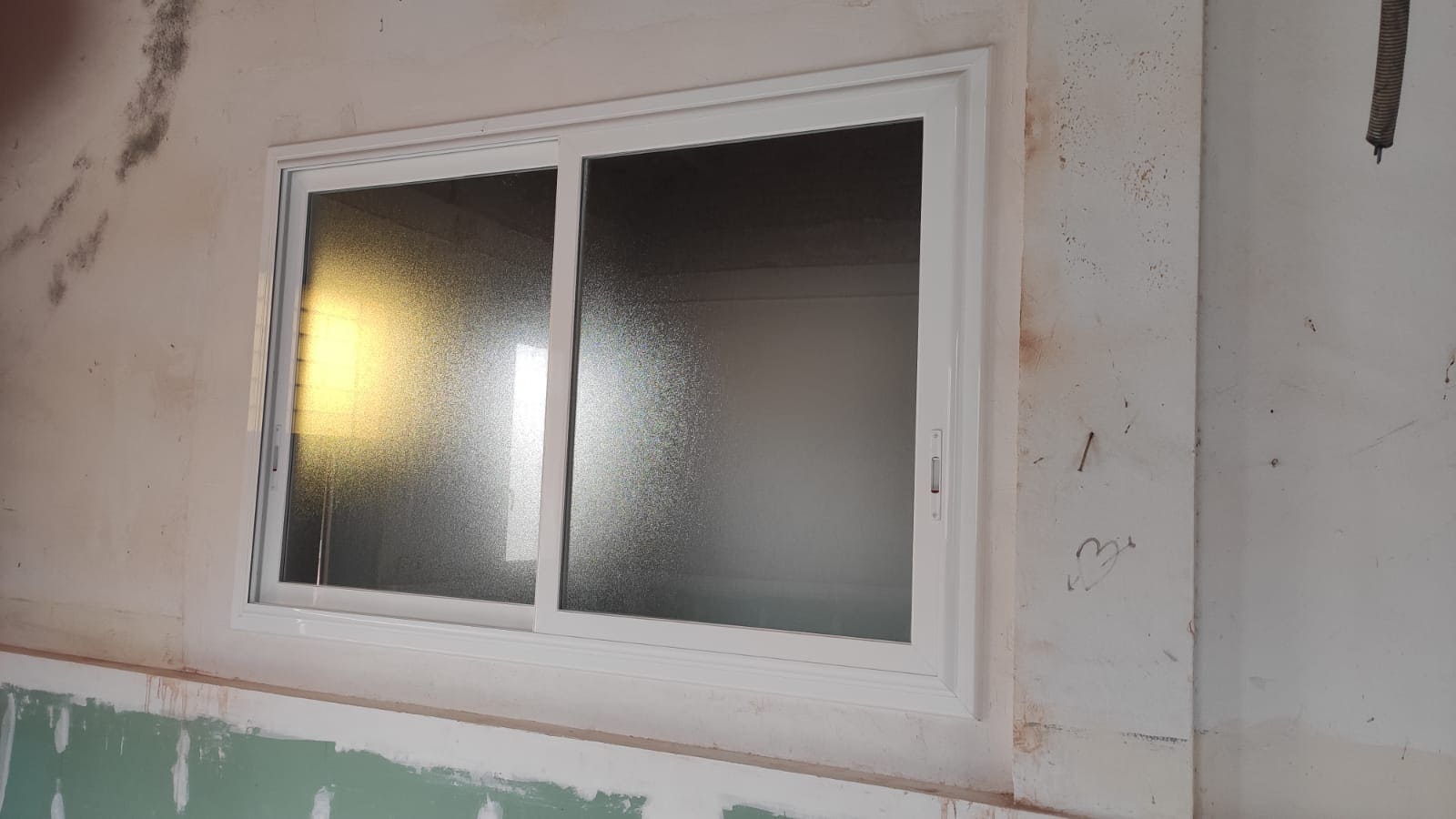 Instalación ventana de aluminio en Alfarras Lleida