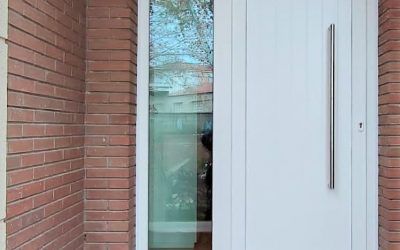 Instalación puerta de entrada a la vivienda
