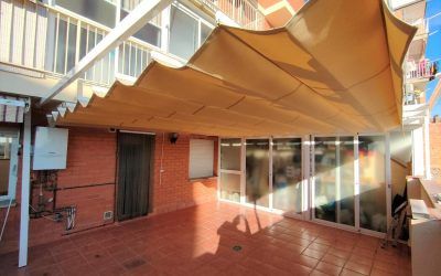 Instalación pérgola de aluminio en la terraza