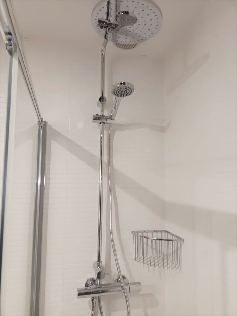 Columna de baño nueva instalada Topi Lleida