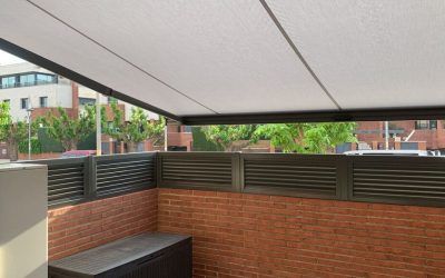 Colocación toldo cofre con motor y sensor de movimiento somfy