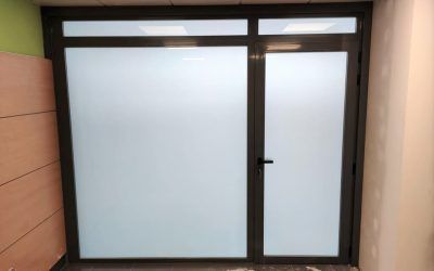 Colocación puerta oficina