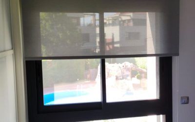 Colocación cortina enrollable tejido polyscreen