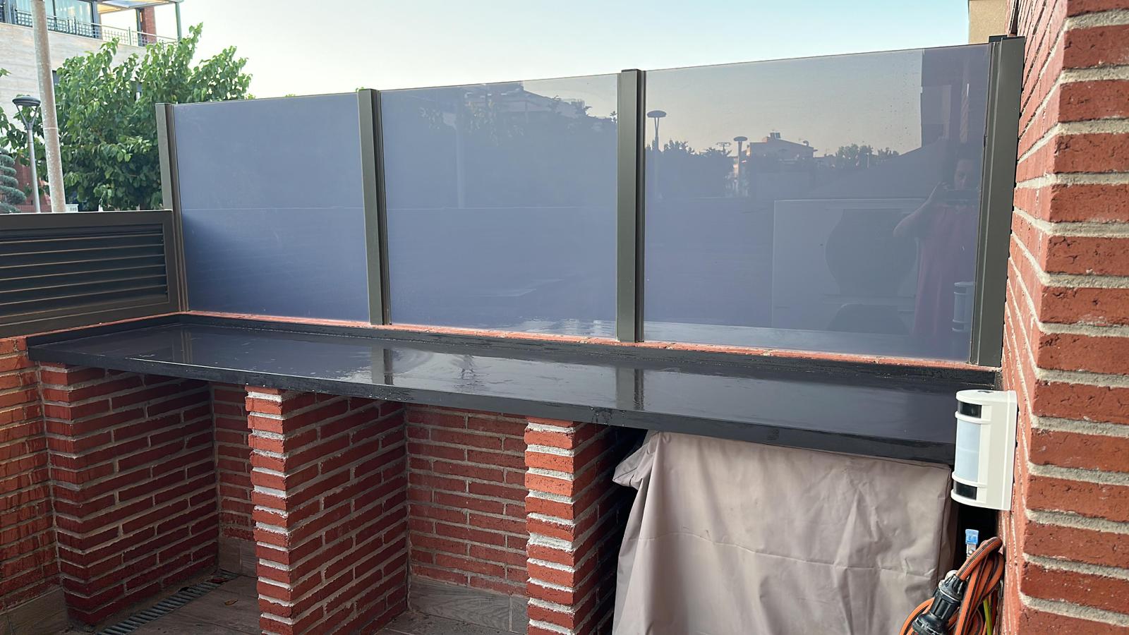 colocación de la encimera negra DEKTON