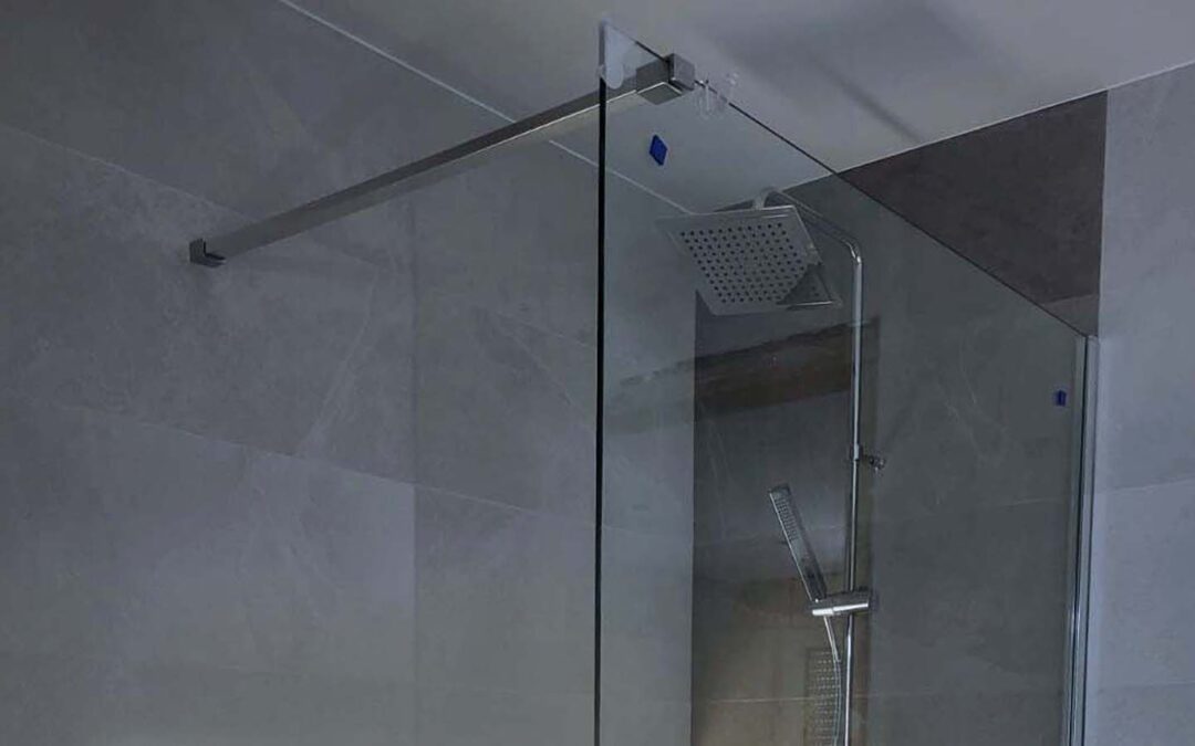 Instalación mampara baño