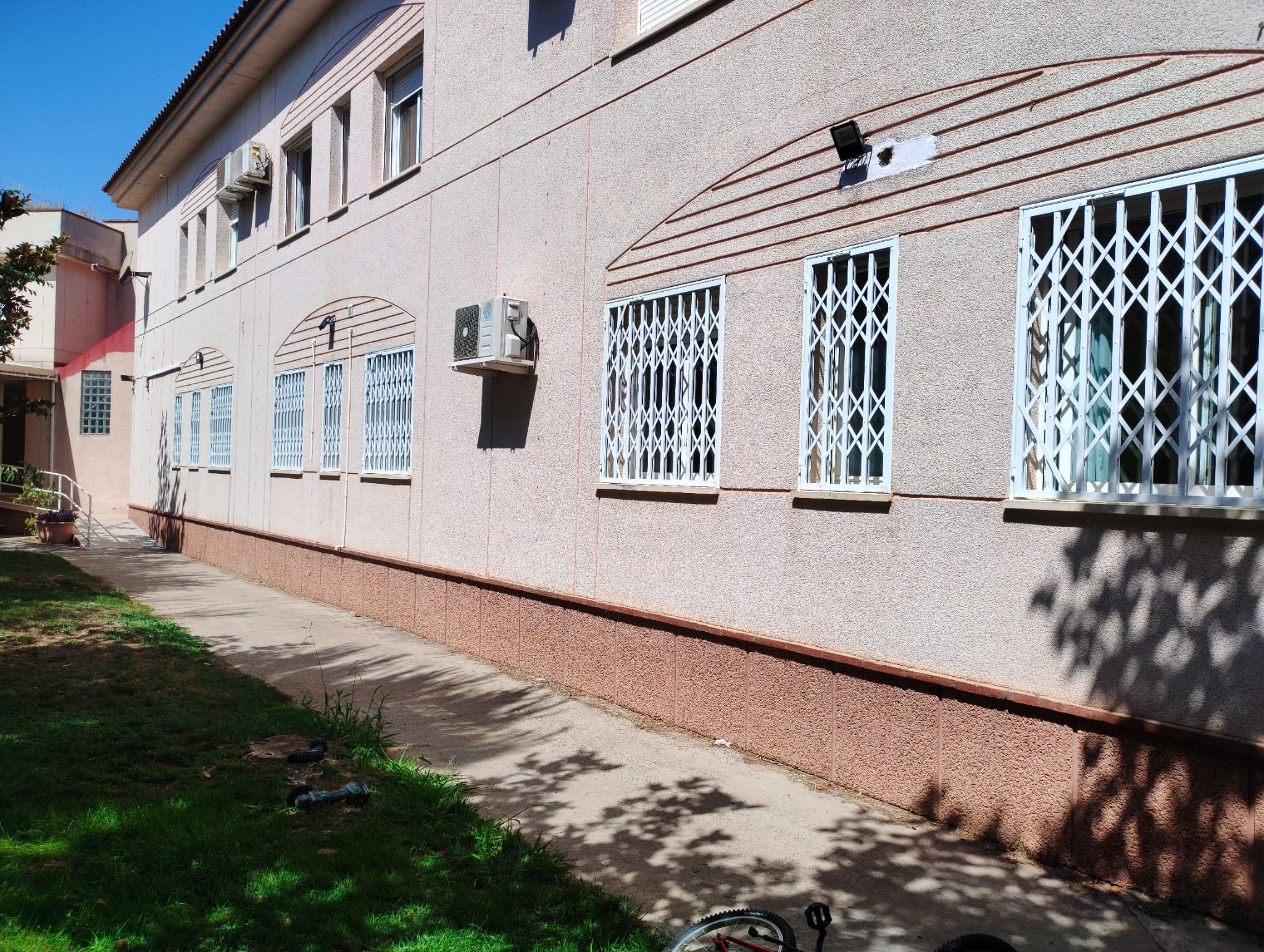 Rejas de ballesta colocadas para la seguridad de la vivienda Topi Lleida
