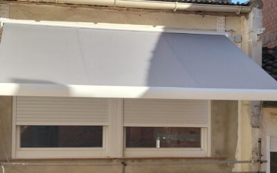 Toldo cofre motorizado con sensor de viento
